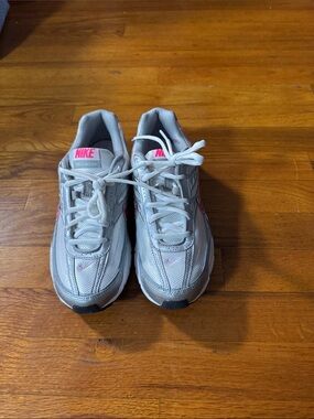 WOMEN'S NIKE INITIATOR TRAINING SHOES